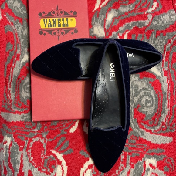 NWB Vaneli Velvet Navy flats Sz 8.5 - Picture 5 of 5